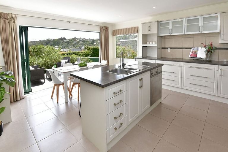 Photo of property in 45 Tindalls Bay Road, Tindalls Beach, Whangaparaoa, 0930