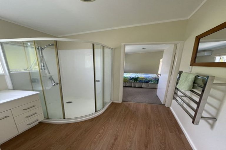 Photo of property in 42 Oaktree Avenue, Browns Bay, Auckland, 0630
