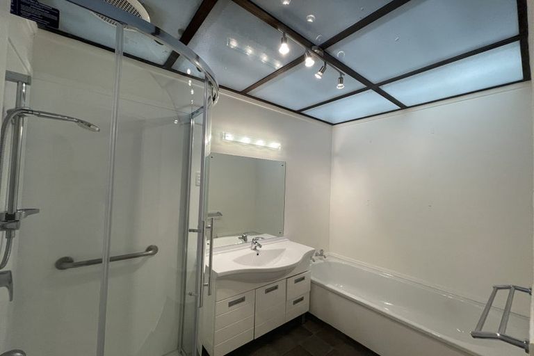 Photo of property in 8 Ihaka Street, Hokowhitu, Palmerston North, 4410