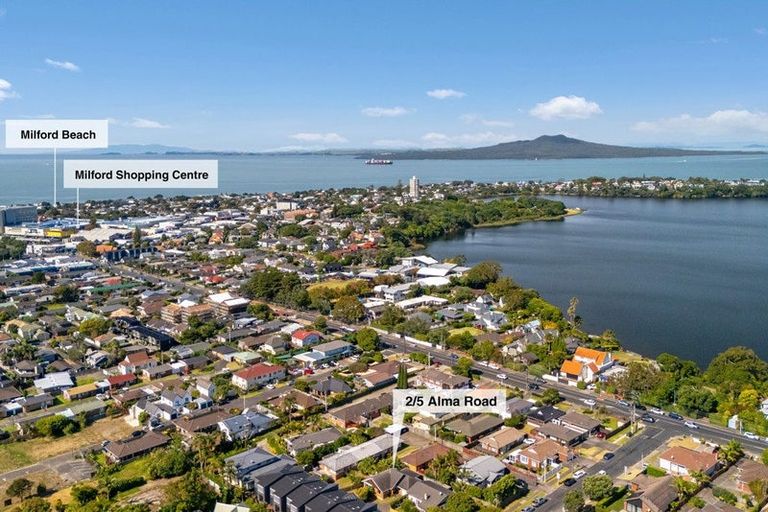 Photo of property in 2/5 Alma Road, Milford, Auckland, 0620