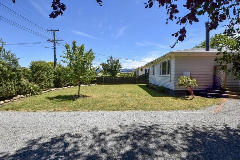 Photo of property in 15 Moreton Road, Carterton, 5713