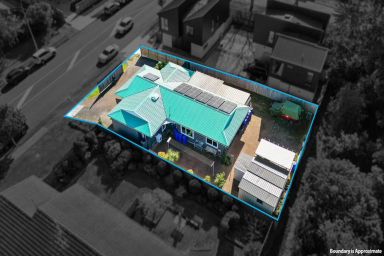 Photo of property in 40 Cascades Road, Pakuranga Heights, Auckland, 2010