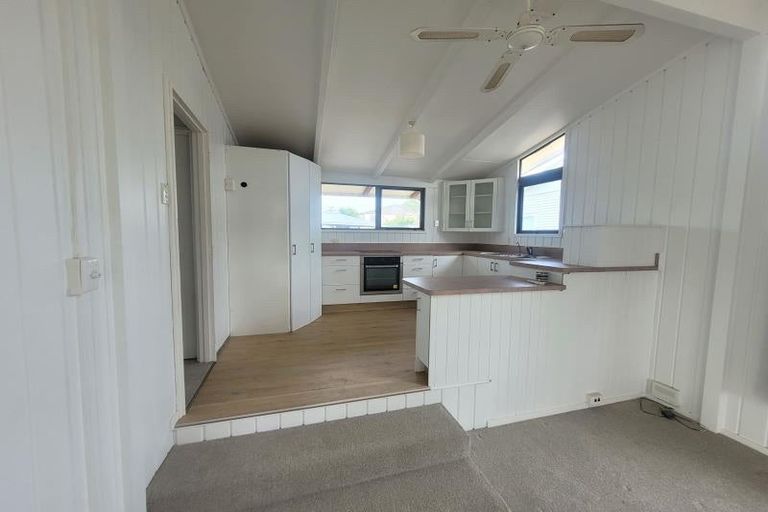 Photo of property in 28 Record Street, Fitzroy, New Plymouth, 4312