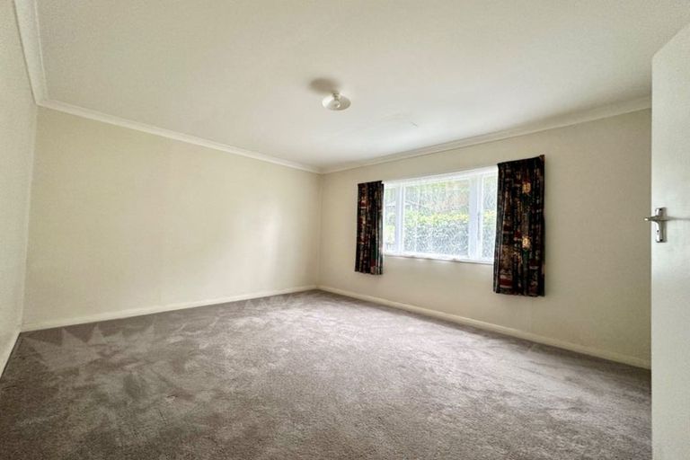Photo of property in 65 Elmslie Road, Pinehaven, Upper Hutt, 5019