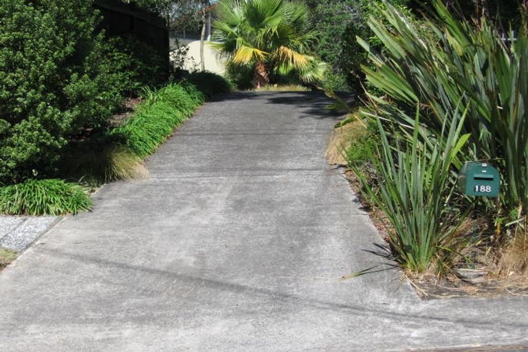 Photo of property in 188 Cliff View Drive, Green Bay, Auckland, 0604