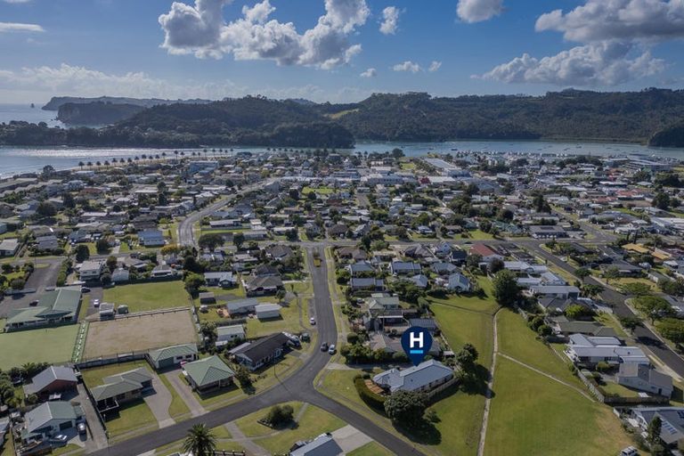 Photo of property in 19 Springbok Avenue, Whitianga, 3510