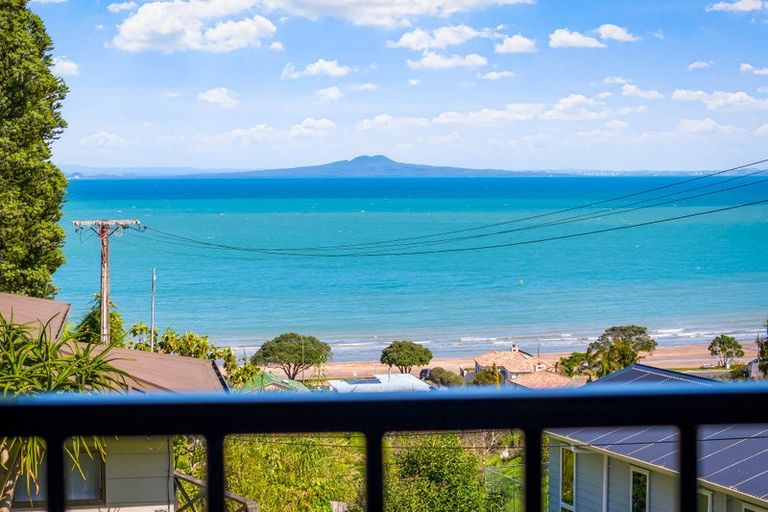 Photo of property in 26b Wade River Road, Stanmore Bay, Whangaparaoa, 0932