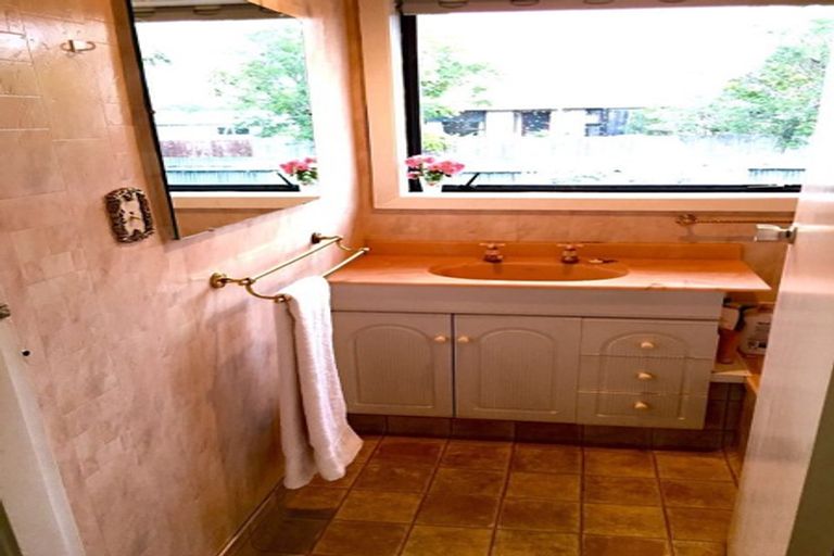 Photo of property in 45 Fovant Street, Russley, Christchurch, 8042