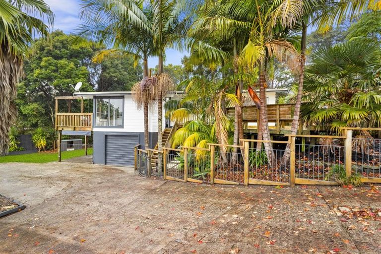 Photo of property in 10 Wirihana Road, Titirangi, Auckland, 0604