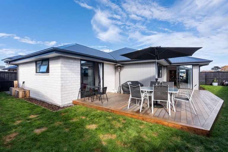 Photo of property in 37 Skibbereen Drive, Halswell, Christchurch, 8025