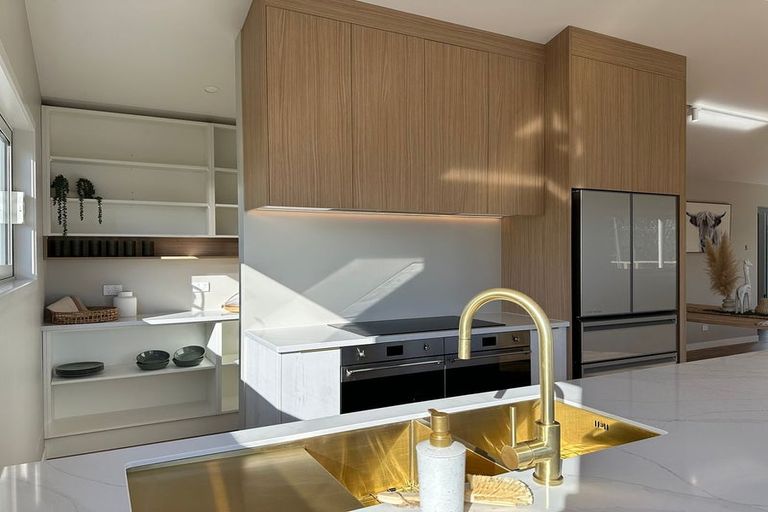 Photo of property in 21 Ruru Street, Waikanae, 5036