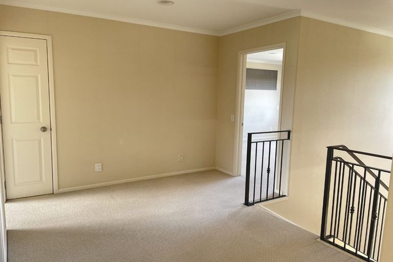 Photo of property in 6 Oswald Close, Flat Bush, Auckland, 2016
