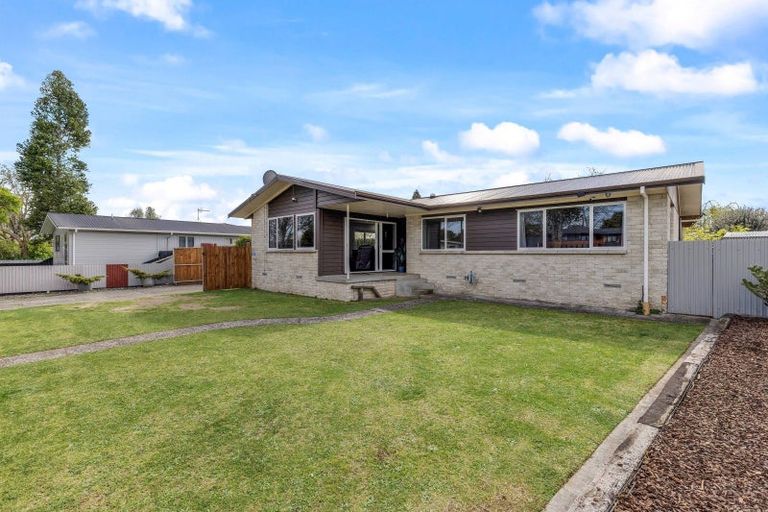 Photo of property in 66 Oakfield Crescent, Pukete, Hamilton, 3200