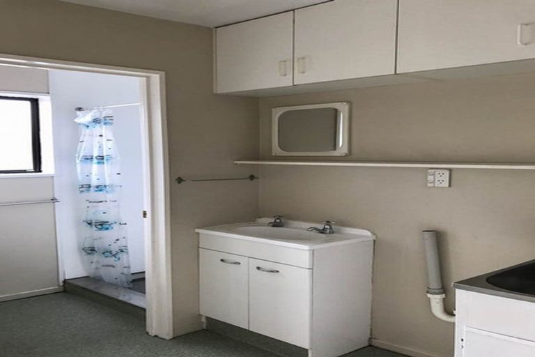 Photo of property in 17 Auburn Avenue, Upper Riccarton, Christchurch, 8041