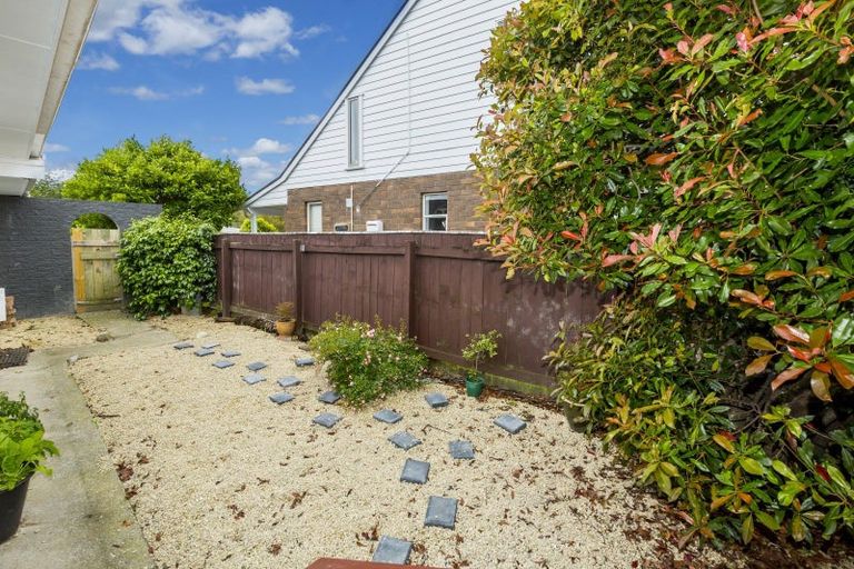 Photo of property in 11 Roband Crescent, Brown Owl, Upper Hutt, 5018