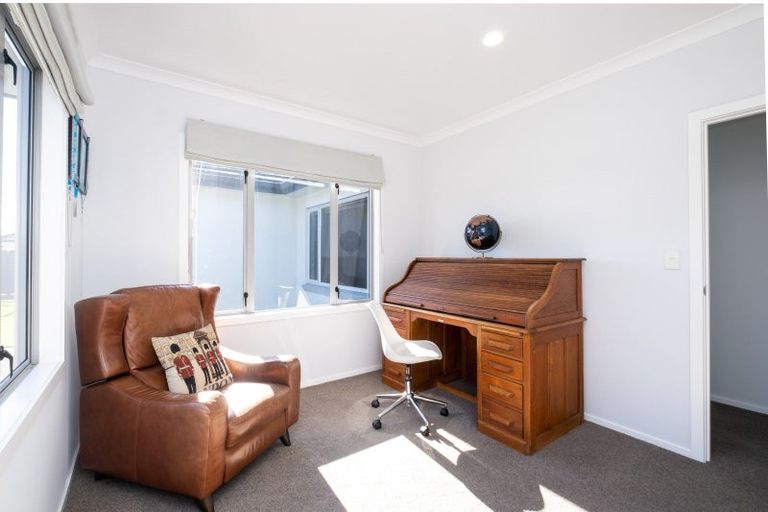 Photo of property in 79 Russell Robertson Drive, Havelock North, 4130