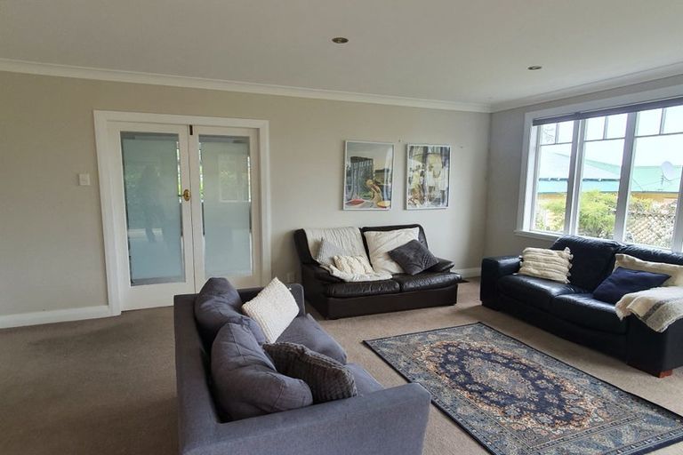 Photo of property in 49 Tio Tio Road, Miramar, Wellington, 6022