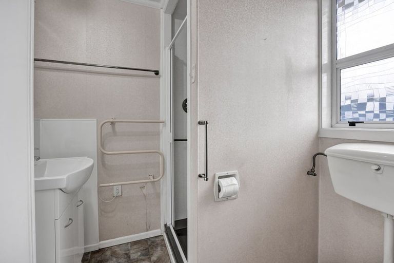 Photo of property in 69 Dixon Avenue, Hawera, 4610