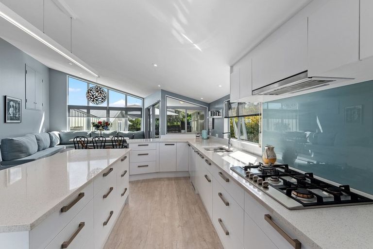 Photo of property in 21 Merani Street, Narrow Neck, Auckland, 0622