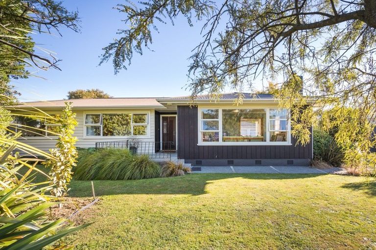 Photo of property in 5 Viscount Place, West End, Palmerston North, 4412