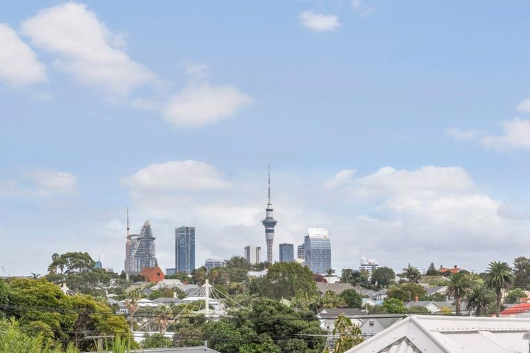 Photo of property in 2/2 Lytton Street, Devonport, Auckland, 0624