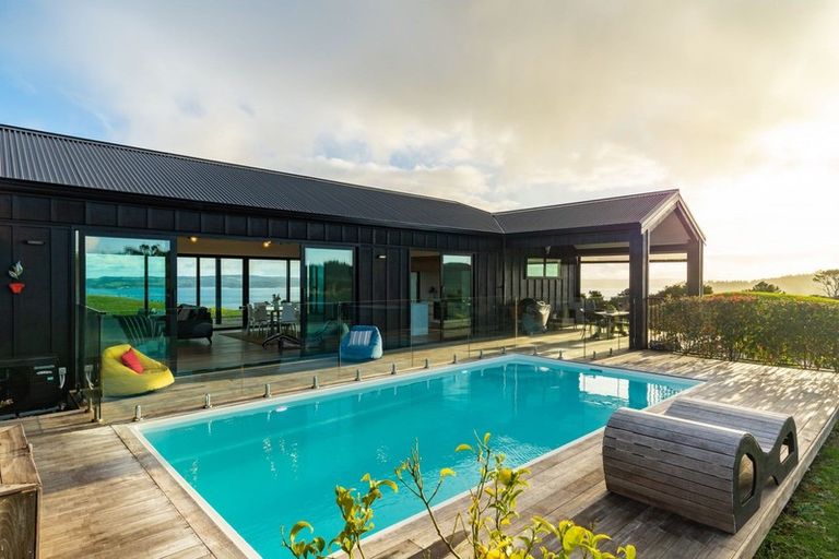 Photo of property in 4 Te Wairoa Lane, Tinopai, Matakohe, 0593