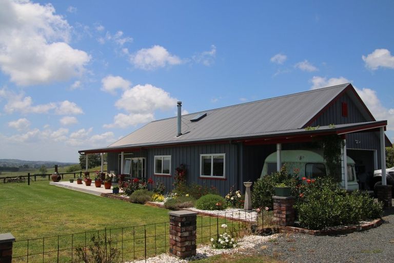 Photo of property in 323 Karioitahi Road, Karioitahi, Waiuku, 2683