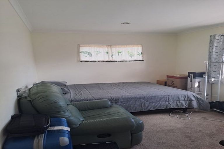 Photo of property in 668 Pakuranga Road, Howick, Auckland, 2010