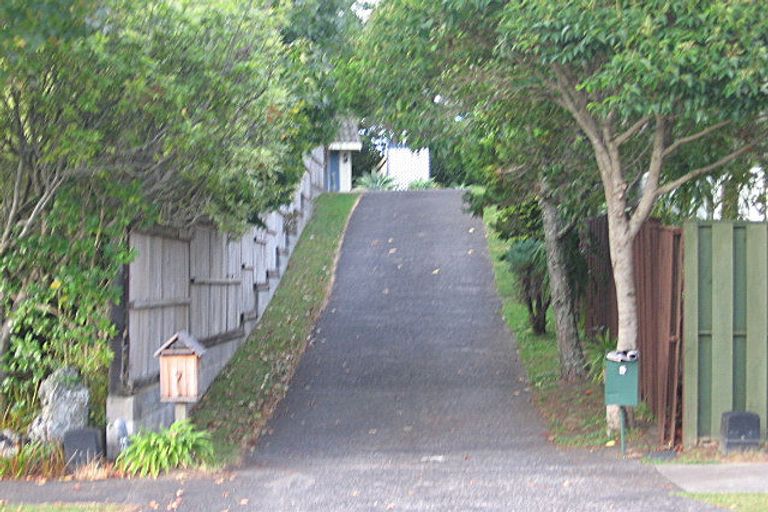 Photo of property in 7 Portsea Place, Chatswood, Auckland, 0626