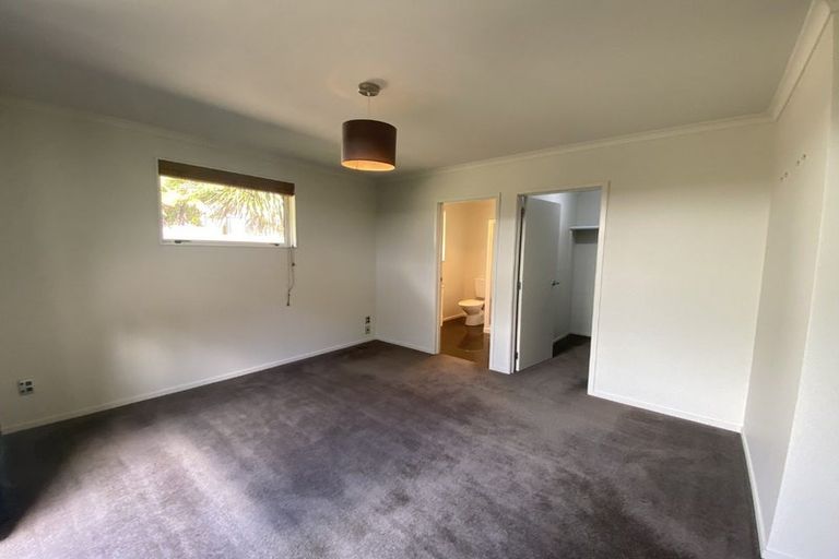 Photo of property in 74c Karamea Street, Whalers Gate, New Plymouth, 4310