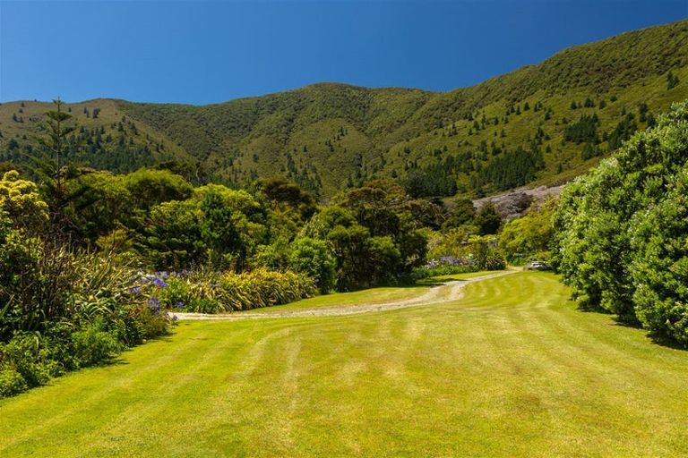 Photo of property in 516 Clova Bay Road, Totaranui, Picton, 7282