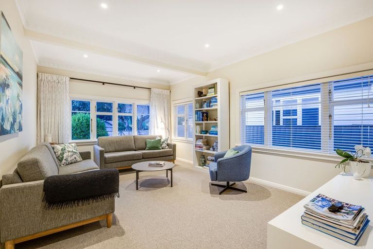 Photo of property in 73 Oroua Street, Eastbourne, Lower Hutt, 5013