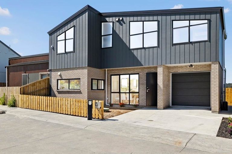 Photo of property in 30 Berba Lane, Westgate, Auckland, 0814