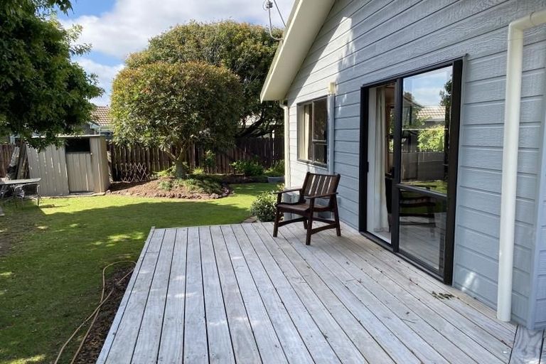 Photo of property in 12 Crampton Court, Orewa, 0931