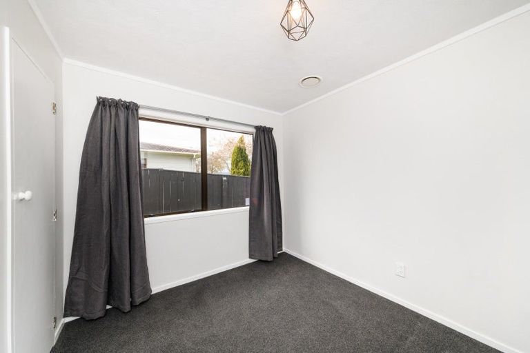 Photo of property in 27 Mcleavey Drive, Kelvin Grove, Palmerston North, 4414