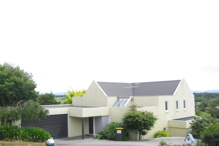 Photo of property in 12 Uldale Place, Westmorland, Christchurch, 8025