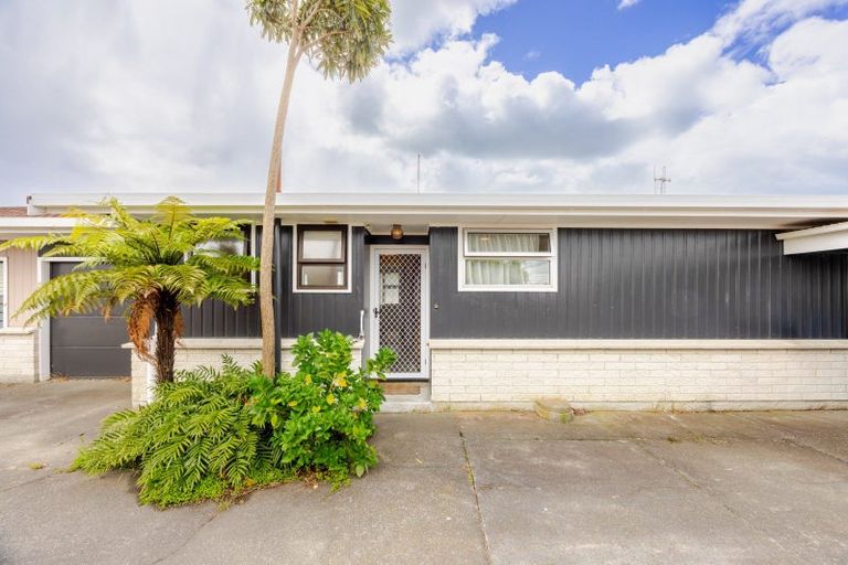 Photo of property in 2 Nicholas Street, Taradale, Napier, 4112