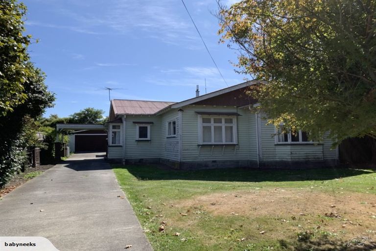 Photo of property in 77 Paparoa Street, Papanui, Christchurch, 8053