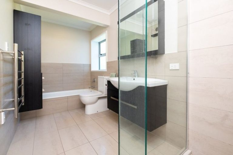 Photo of property in 15 Emerald Hill, Havelock North, 4130