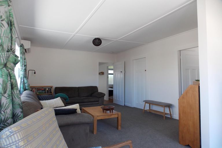 Photo of property in 15 Seaview Road, Waihi Beach, 3611