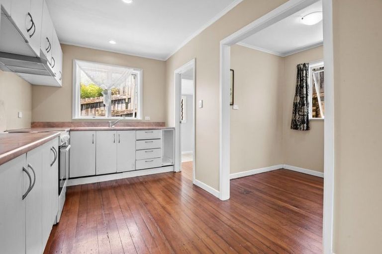 Photo of property in 23b Kamara Road, Glen Eden, Auckland, 0602