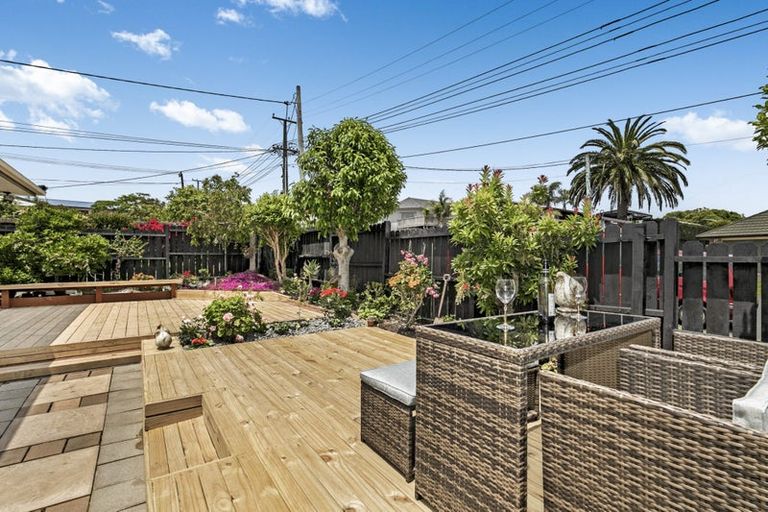 Photo of property in 1/23 Beatrice Avenue, Hillcrest, Auckland, 0627