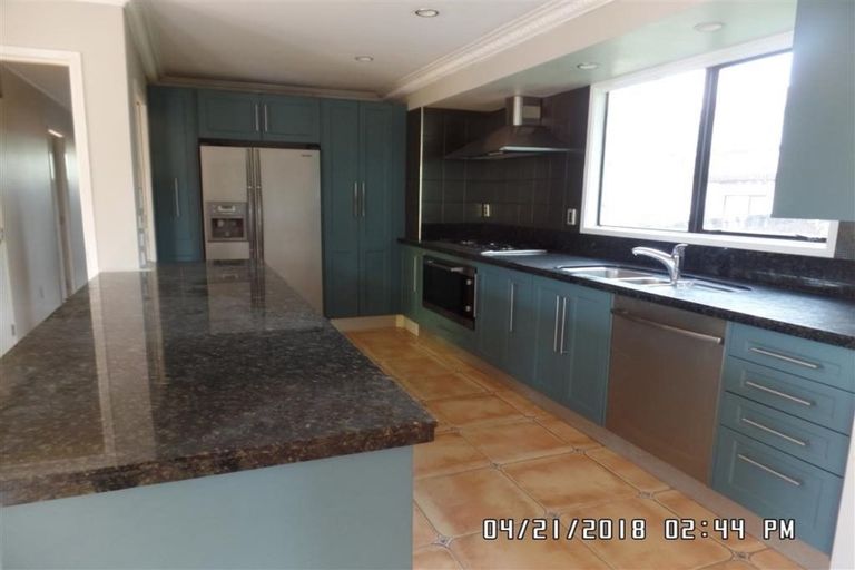 Photo of property in 12 Naviti Place, Browns Bay, Auckland, 0630