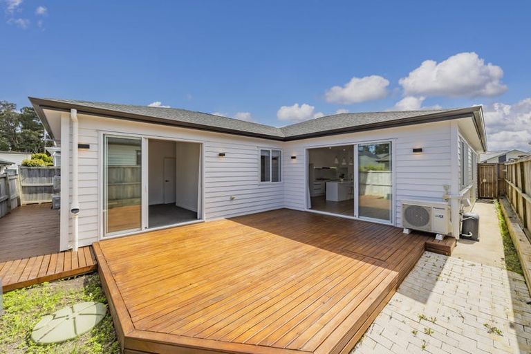 Photo of property in 12 Moemoea Avenue, Kumeu, 0810