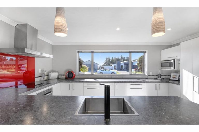 Photo of property in 48 Huntingdon Drive, Rangiora, 7400