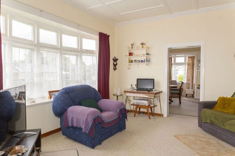 Photo of property in 52 Barraud Street, Dannevirke, 4930