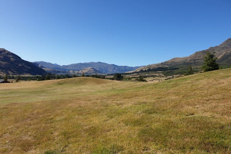 Photo of property in 6 Chimney Lane, Jacks Point, Queenstown, 9371