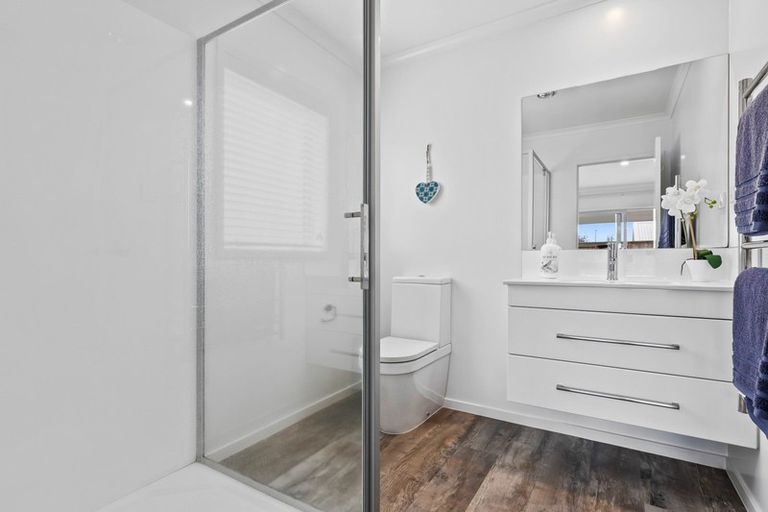 Photo of property in 10 Awatira Drive, Papamoa Beach, Papamoa, 3118