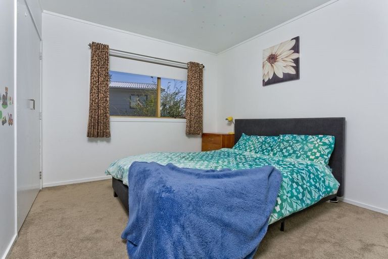 Photo of property in 39a Brian Crescent, Stanmore Bay, Whangaparaoa, 0932