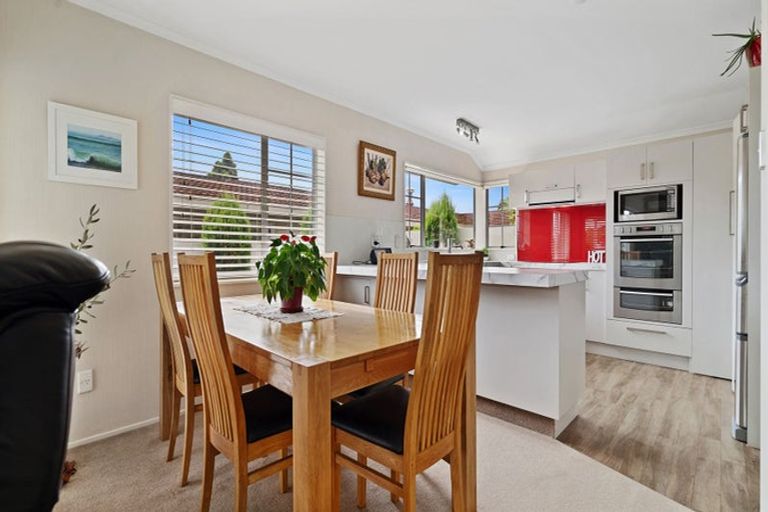 Photo of property in 15b Laing Place, Otumoetai, Tauranga, 3110